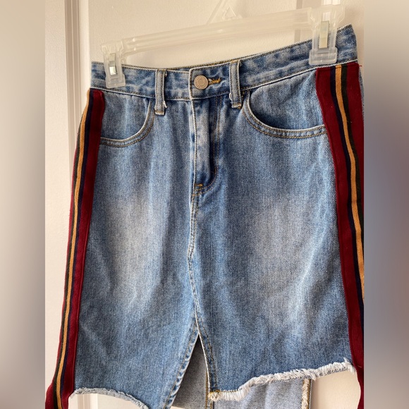 Asymmetrical Distressed Denim Skirt (M) - Picture 7 of 9